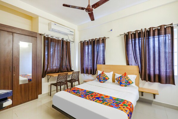 Egyptian cotton sheets, premium bedding, in-room safe, free WiFi - FabHotel Tristar Residency (Chennai)