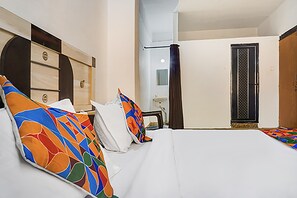 Egyptian cotton sheets, premium bedding, in-room safe, free WiFi - FabHotel Galaxy Airport Inn (Pune)