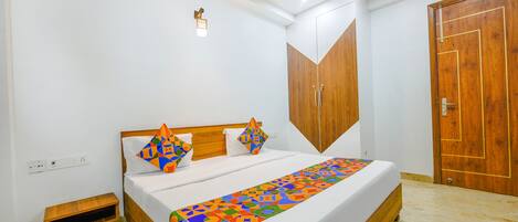 Egyptian cotton sheets, premium bedding, in-room safe, free WiFi