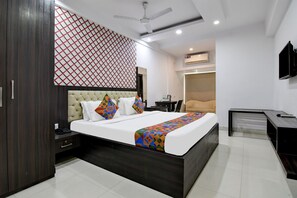 Premium Room | Egyptian cotton sheets, premium bedding, in-room safe, free WiFi
