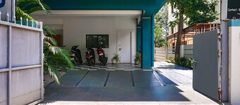 FabHotel Aura Homes