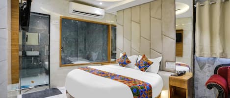 Luxury Suite | 1 bedroom, Egyptian cotton sheets, premium bedding, in-room safe