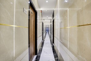 Lobby - FabHotel Regal Residency (Mumbai)