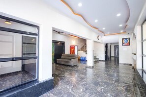 Lobby - FabExpress Sri Lakshmi Residency (Dehradun)