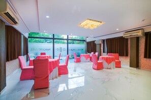 Banquet hall - FabHotel J Palace (Indore)