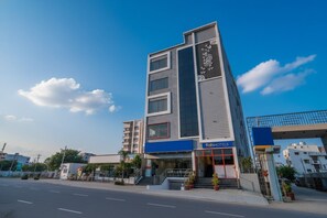 Property entrance - FabHotel VK’s Bahadurpally (Hyderabad)