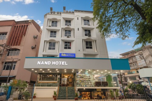 FabHotel Nand