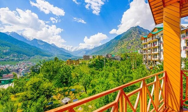 Balcony - FabHotel Cloud 9 Cottage (Manali)