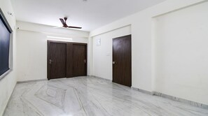 Lobby - FabHotel Majestic Suite (Barasat)