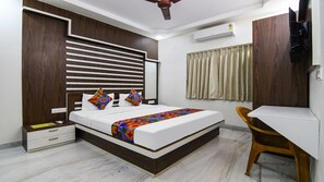 Egyptian cotton sheets, premium bedding, in-room safe, free WiFi - FabHotel Majestic Suite (Barasat)