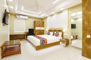 Deluxe Room | Peti besi dalam bilik, meja, Wi-fi percuma, cadar katil 