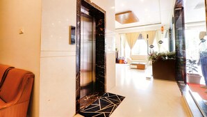 Ảnh chưa phân loại, 4 trong số 17 ảnh, nút