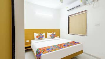 Egyptian cotton sheets, premium bedding, in-room safe, free WiFi