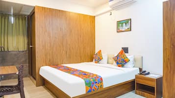 Egyptian cotton sheets, premium bedding, pillow-top beds, in-room safe