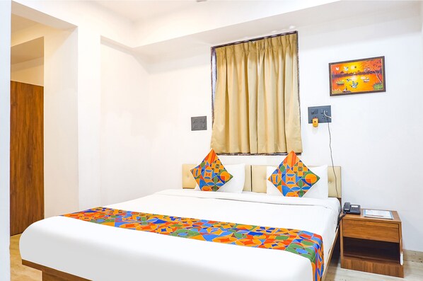 Deluxe Room | Egyptian cotton sheets, premium bedding, pillowtop beds, in-room safe - FabHotel Atithi Regency (Pune)