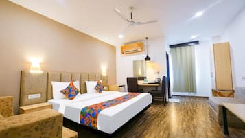 Egyptian cotton sheets, premium bedding, pillow-top beds, in-room safe