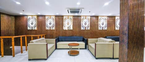 Coin salon dans le hall