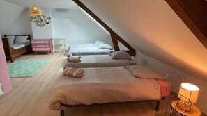 3 sovrum, strykjÀrn/strykbrÀda, wi-fi och sÀngklÀder