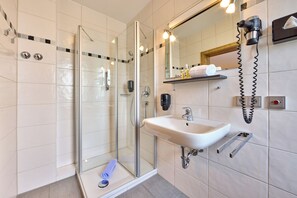 Chambre Double Confort | Salle de bain