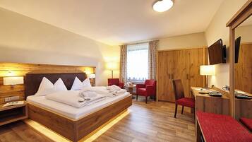 Comfort Double Room | Hypo-allergenic bedding, desk, laptop workspace, blackout drapes