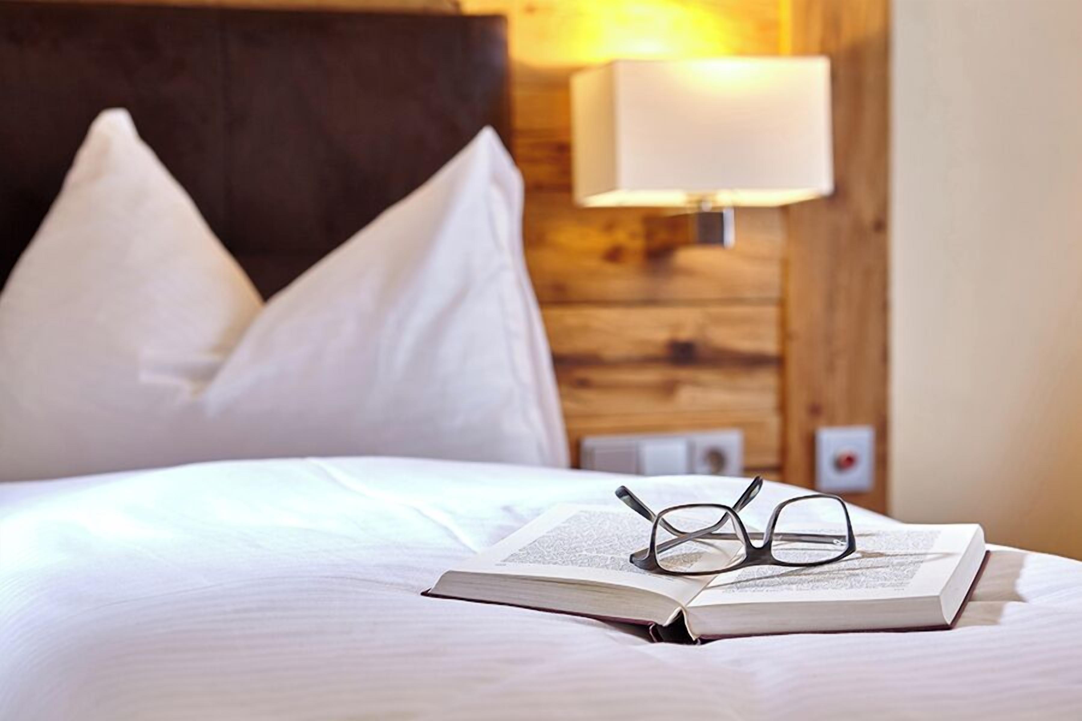 Ropa de cama hipoalergénica y escritorio 