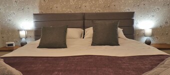 A Quirky 1-bedroom Basement-level Fisherman's Apartment