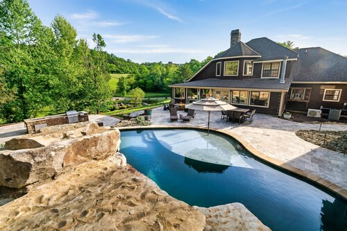 Luxury Smokies Home with Backyard Paradise