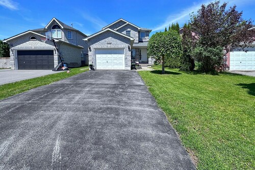 Cozy house at south end Barrie