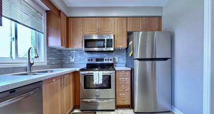 Cozy house at south end Barrie