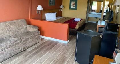 Orangeburg Inn & Suites