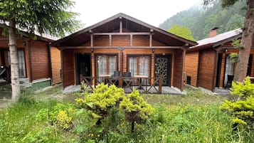 Exclusive Bungalow, 2 Bedrooms | Restaurant