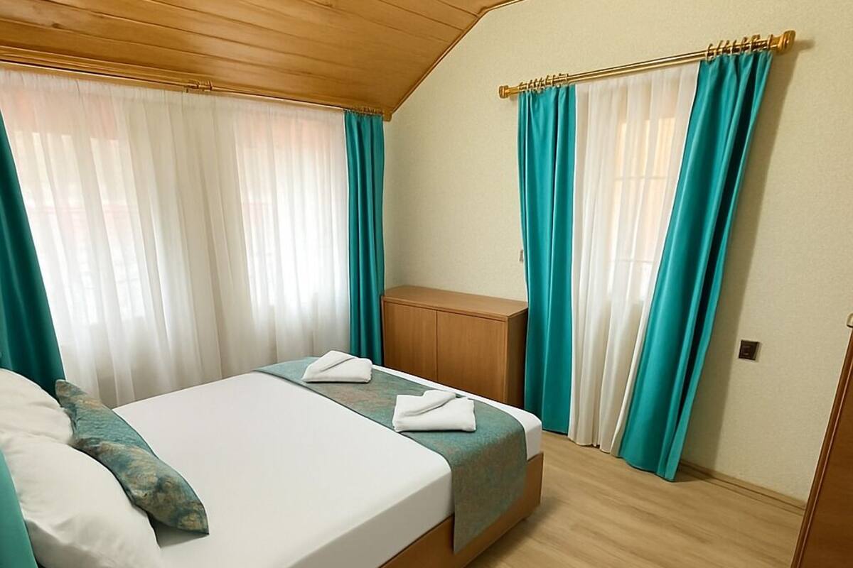 Suite, 1 Double Bed with Sofa bed, Garden View | 1 bedroom, soundproofing, free WiFi