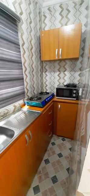 Refrigerador, microondas, tostadora