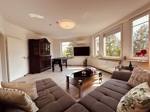 TV, foosball - 150 m² I Oasis I Pure luxury I Beautiful view (Dortmund)