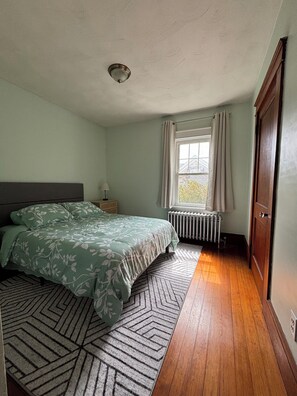 3 makuuhuonetta, silitysrauta/-lauta, Wi-Fi, vuodevaatteet