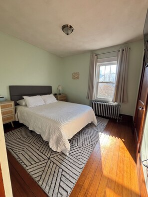 3 bedrooms, iron/ironing board, WiFi, bed sheets - Cozy, 3 bed retreat near downtown Bristol (Bristol)