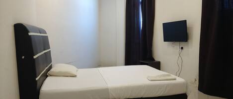 Deluxe Double Room | 1 bedroom, laptop workspace, free WiFi, bed sheets