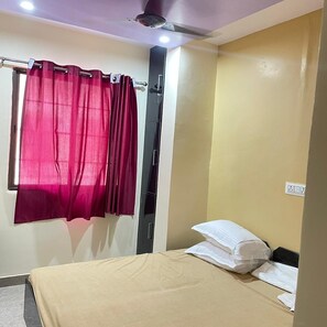 Deluxe Room | In-room safe, desk, laptop workspace, free WiFi