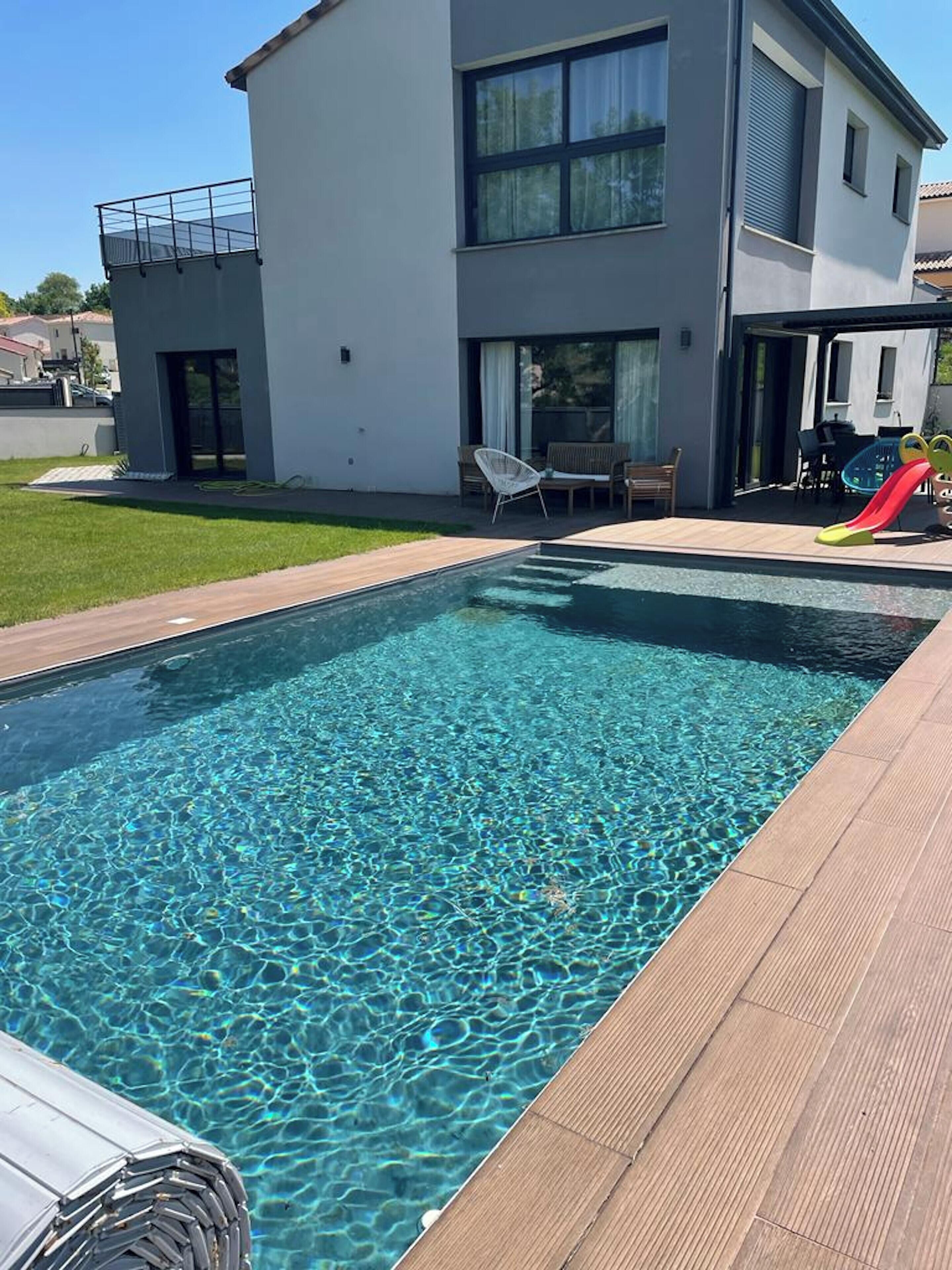 Vue sur piscine