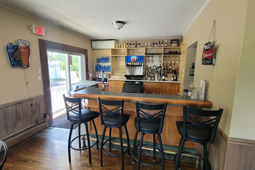 DuBois' Inn - Stockholm, ME