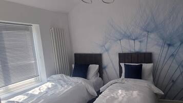 3 bedrooms, iron/ironing board, free WiFi, bed sheets