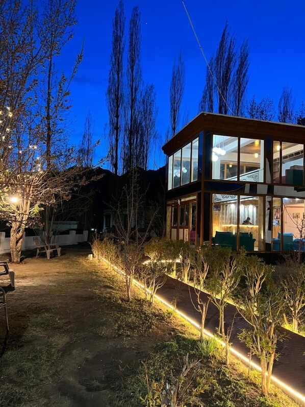 Fachada de la propiedad