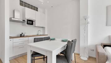 Apartment, 1 King Bed, Non Smoking | 1 bedroom, iron/ironing board, free WiFi