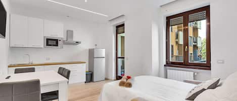 Appartement, 1 trÚs grand lit et 1 canapé-lit, non-fumeur | Cuisine privée | Réfrigérateur, four à micro-ondes, surface de cuisson