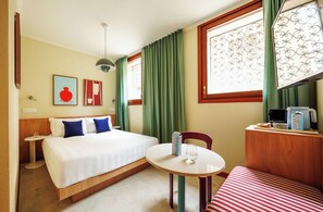 Habitación estándar, accesible para personas con discapacidad | Ropa de cama de alta calidad, colchones viscoelásticos, caja fuerte