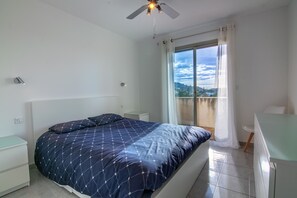 4 Schlafzimmer, Bügeleisen/Bügelbrett, WLAN, Bettwäsche