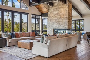 TV, fireplace - Experience luxury at The Crowne Summit with stunning mountain views. (Breckenridge)