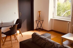 TV - Le Petit Mulhouse 301, Le Prestige (Mulhouse)