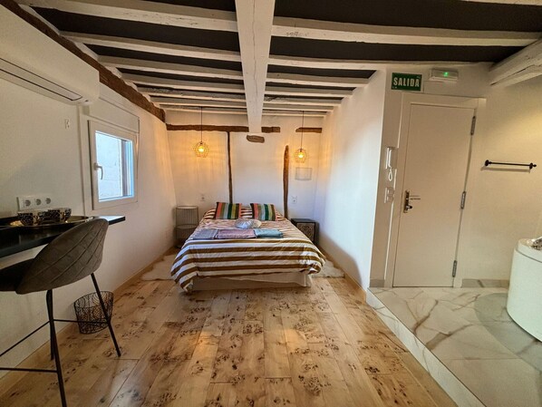 1 bedroom, free WiFi, bed sheets