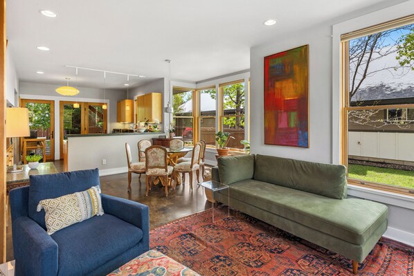 Smart TV, books, offices, computer monitors